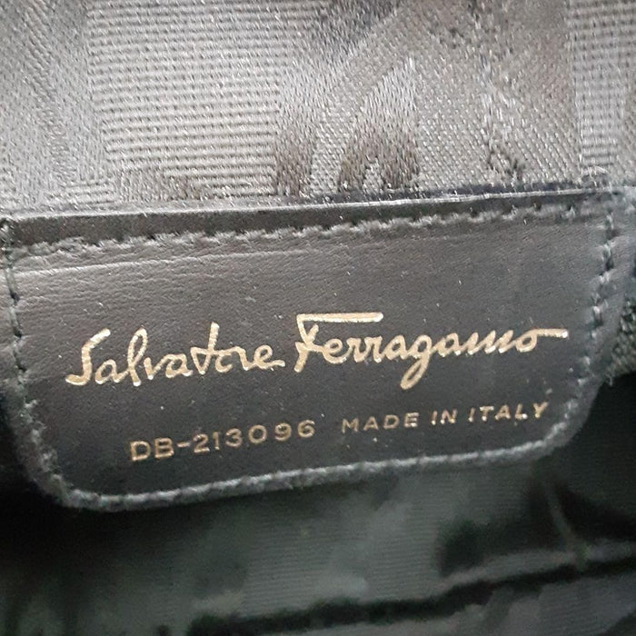 Salvatore Ferragamo DB-213096 ショルダーバッグ